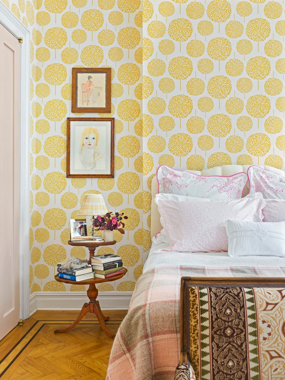 yellow bedroom
