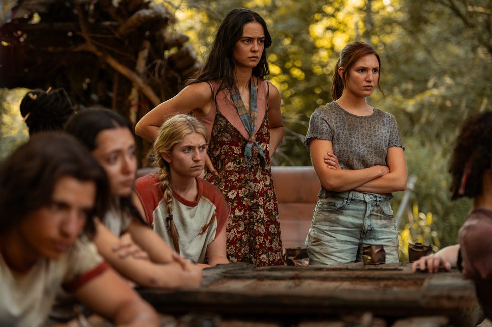 l r kevin alves as teen travis, anisa harris as teen robin, jenna burgess as teen melissa, courtney eaton as teen lottie and sophie nelisse as teen shauna in yellowjackets, episode 4, season 3, streaming on paramount with showtime, 2025 photo credit kailey schwermanparamount with showtime