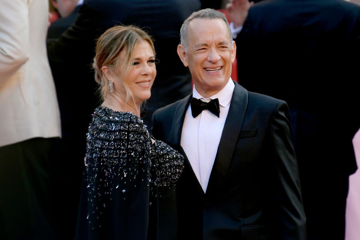  1883 fans got emotional reading rita wilson s tribute to tom hanks