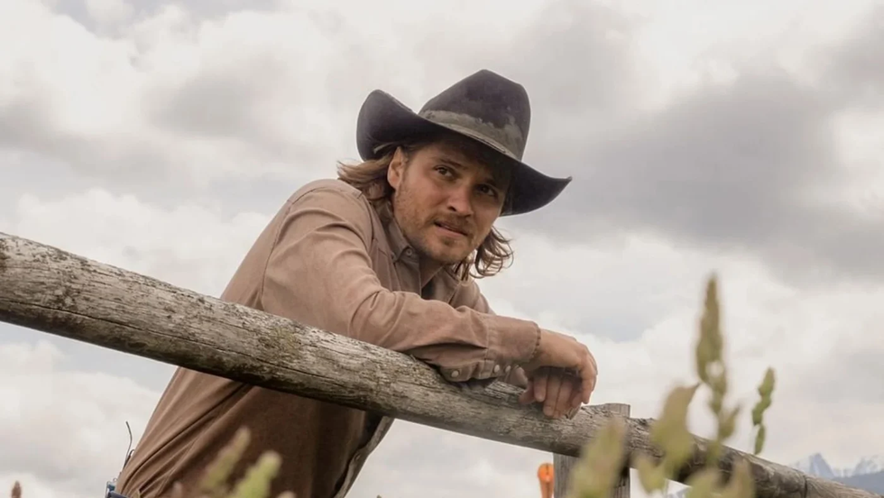 yellowstone spinoff luke grimes kayce dutton cbs