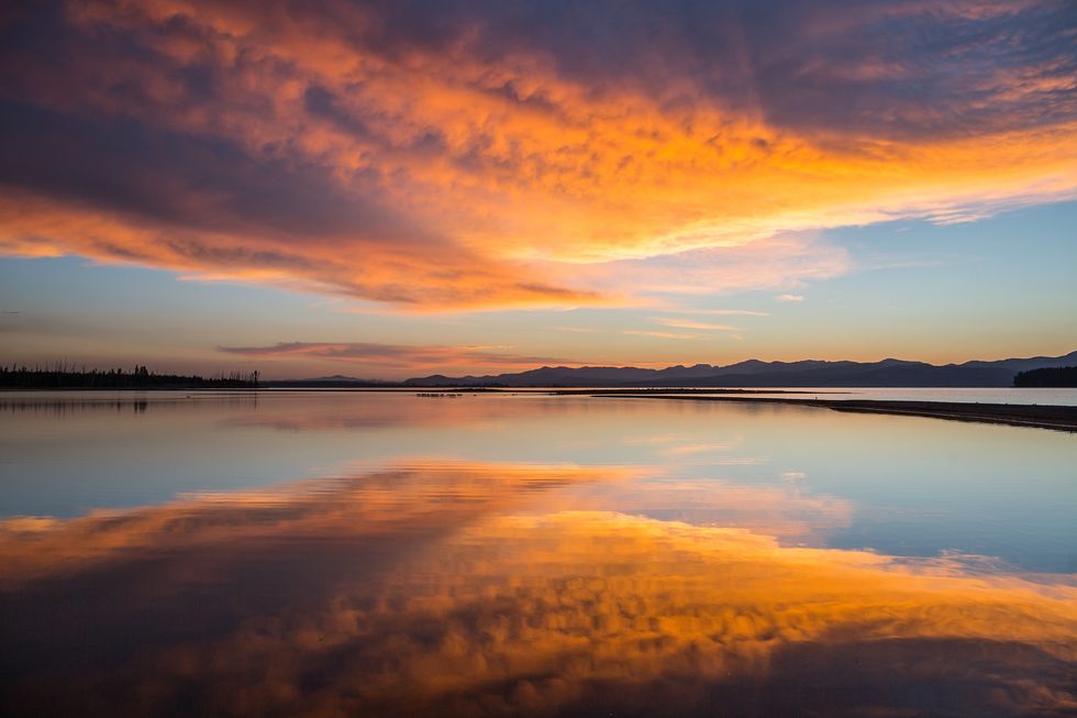 Sky, Body of water, Nature, Reflection, Afterglow, Horizon, Water, Sunset, Natural landscape, Cloud, 