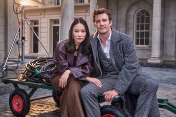 yerin ha as sophie baek, luke thompson as benedict bridgerton on the set of bridgerton season 4