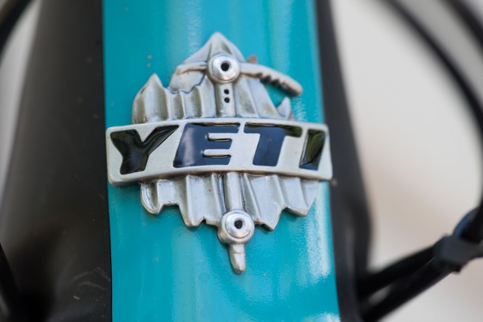 Yeti SB5 head badge