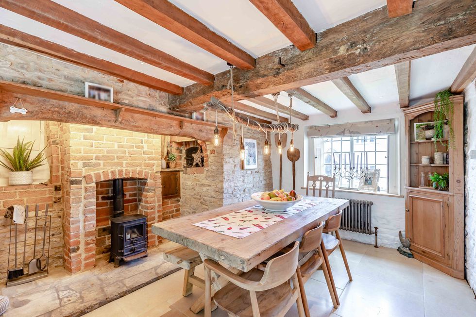 quaint cottage for sale in warwickshire