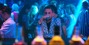 oriol pla en la serie 'yo adicto'