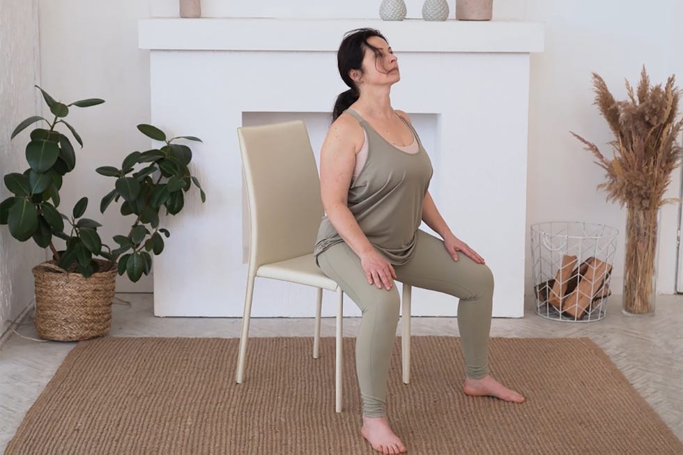 yoga sulla sedia