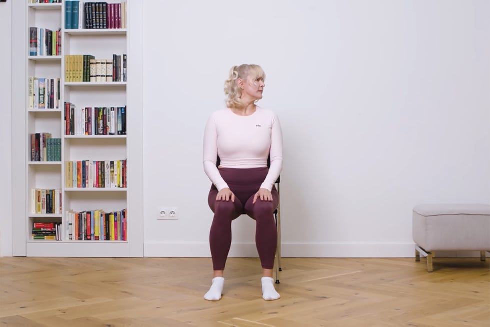 yoga sulla sedia