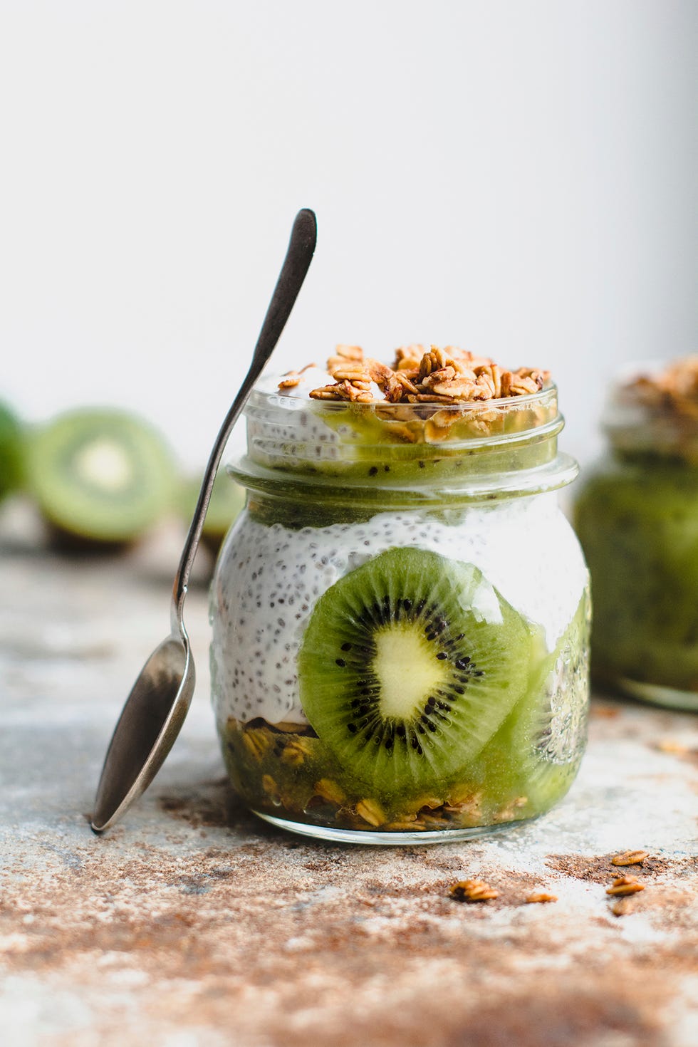 yogur con chia, kiwi y frutos secos