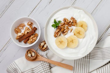 yogurt breakfast with banana and walnuts