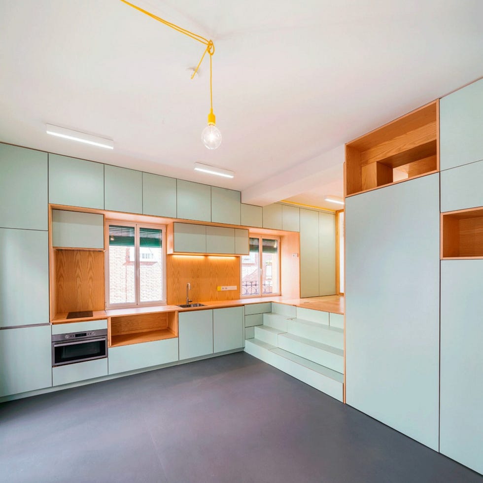 apartamento pequeño sostenible por su suelo hecho en linóleo, es del proyeto yojigen poketto de madrid, de elii arquitectura
