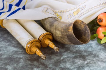 yom kippur jewish religious tradition attributes and symbols woman's day yom kippur greetings