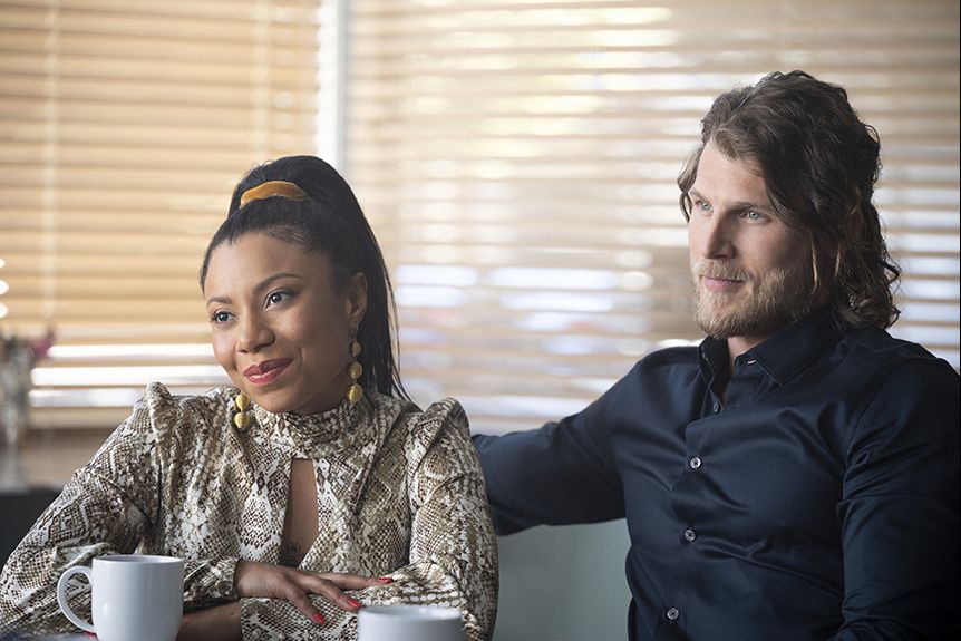 you l to r shalita grant as sherry conrad and travis van winkle as cary conrad in episode 308 of you cr john p fleenornetflix © 2021