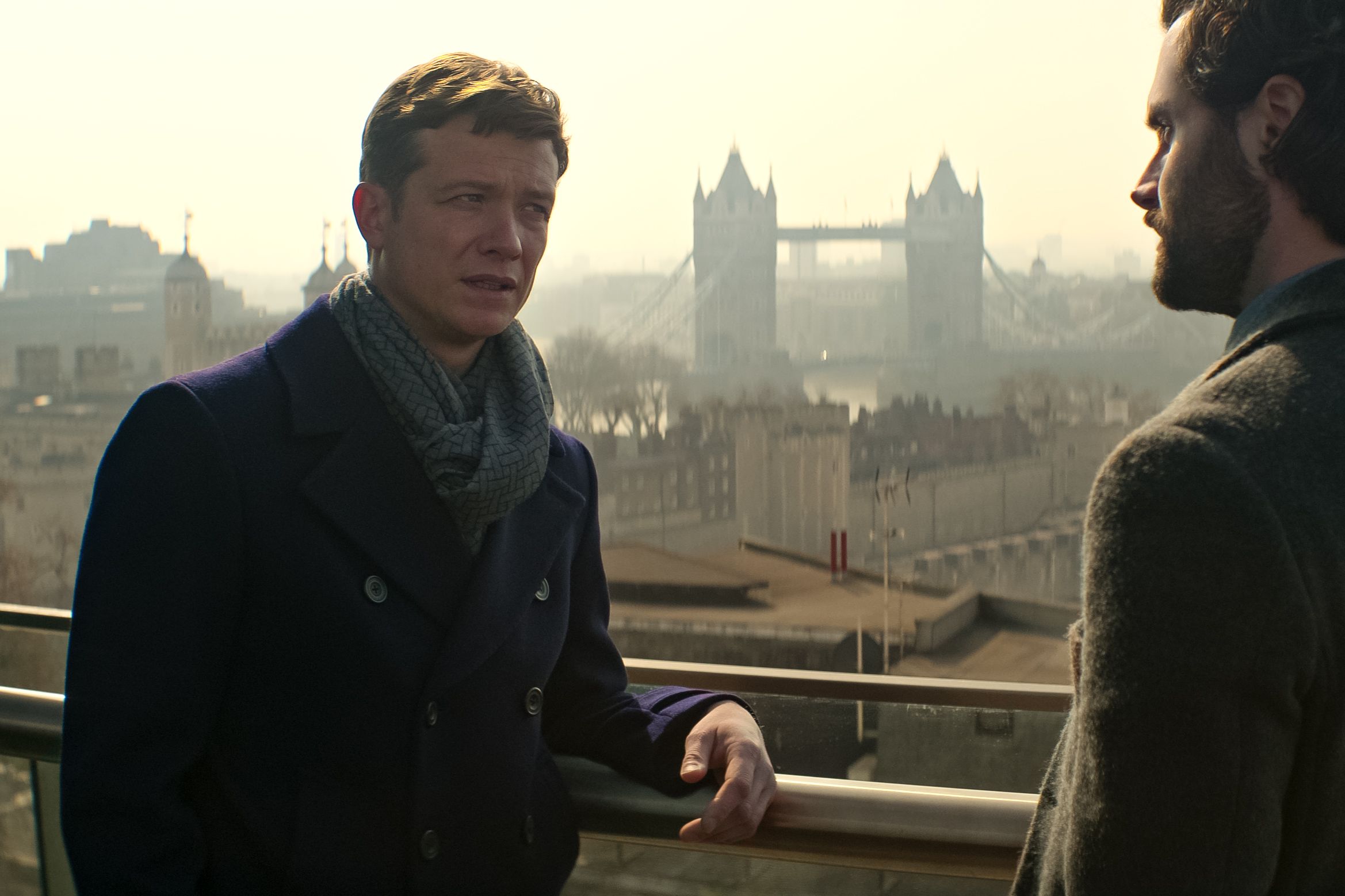you l to r ed speleers as rhys, penn badgley as joe in episode 402 of you cr courtesy of netflix © 2022