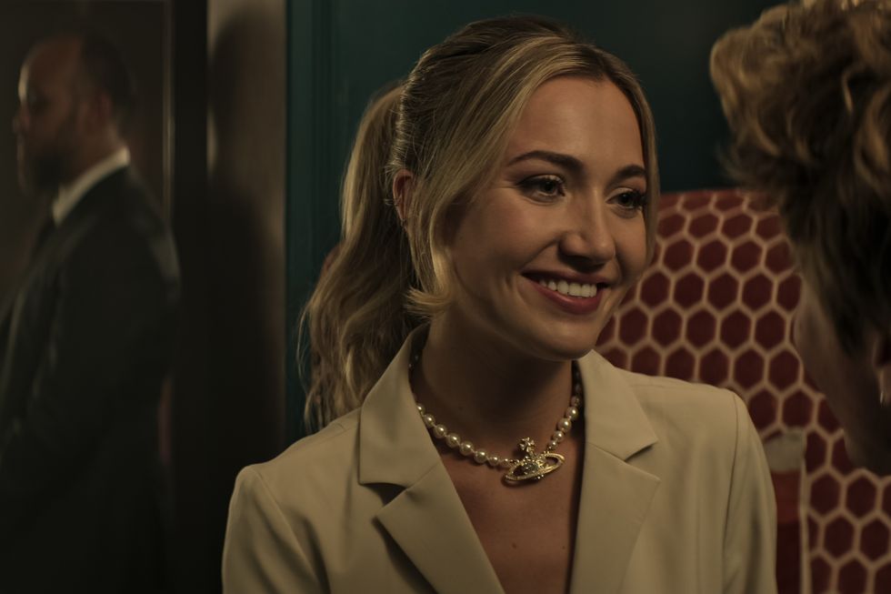 you l tor tilly keeper as lady phoebe, lukas gage as adam in episode 406 of you cr courtesy of netflix © 2023