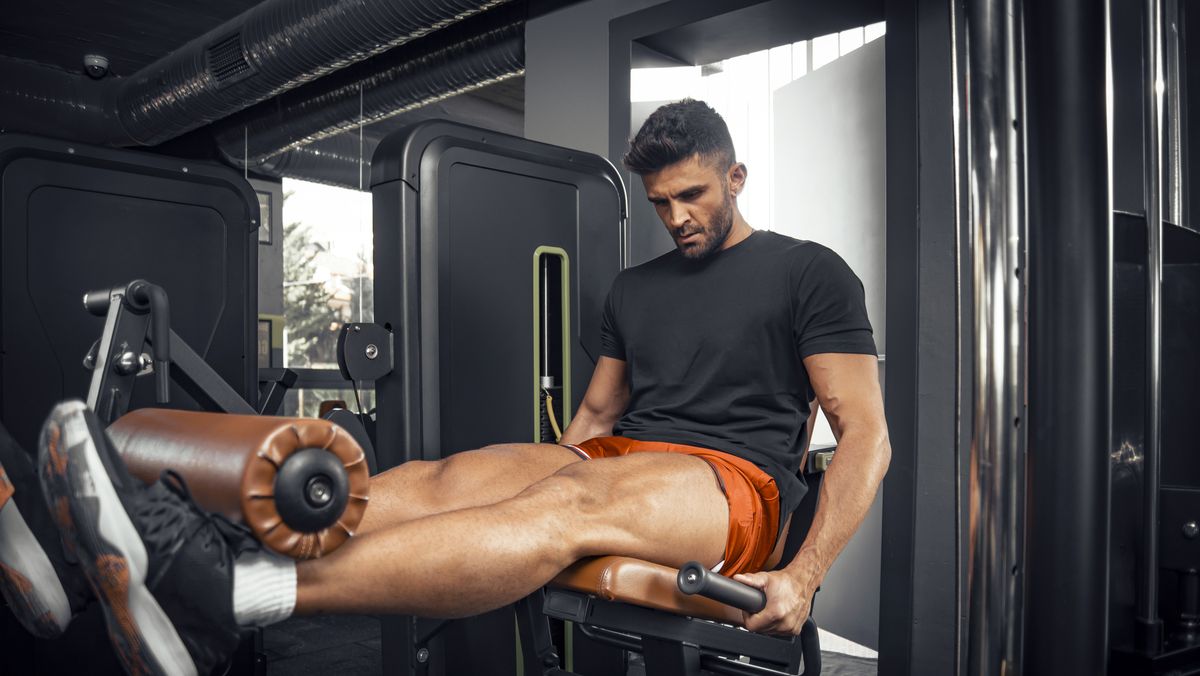 Incline leg press exercise instructions and video