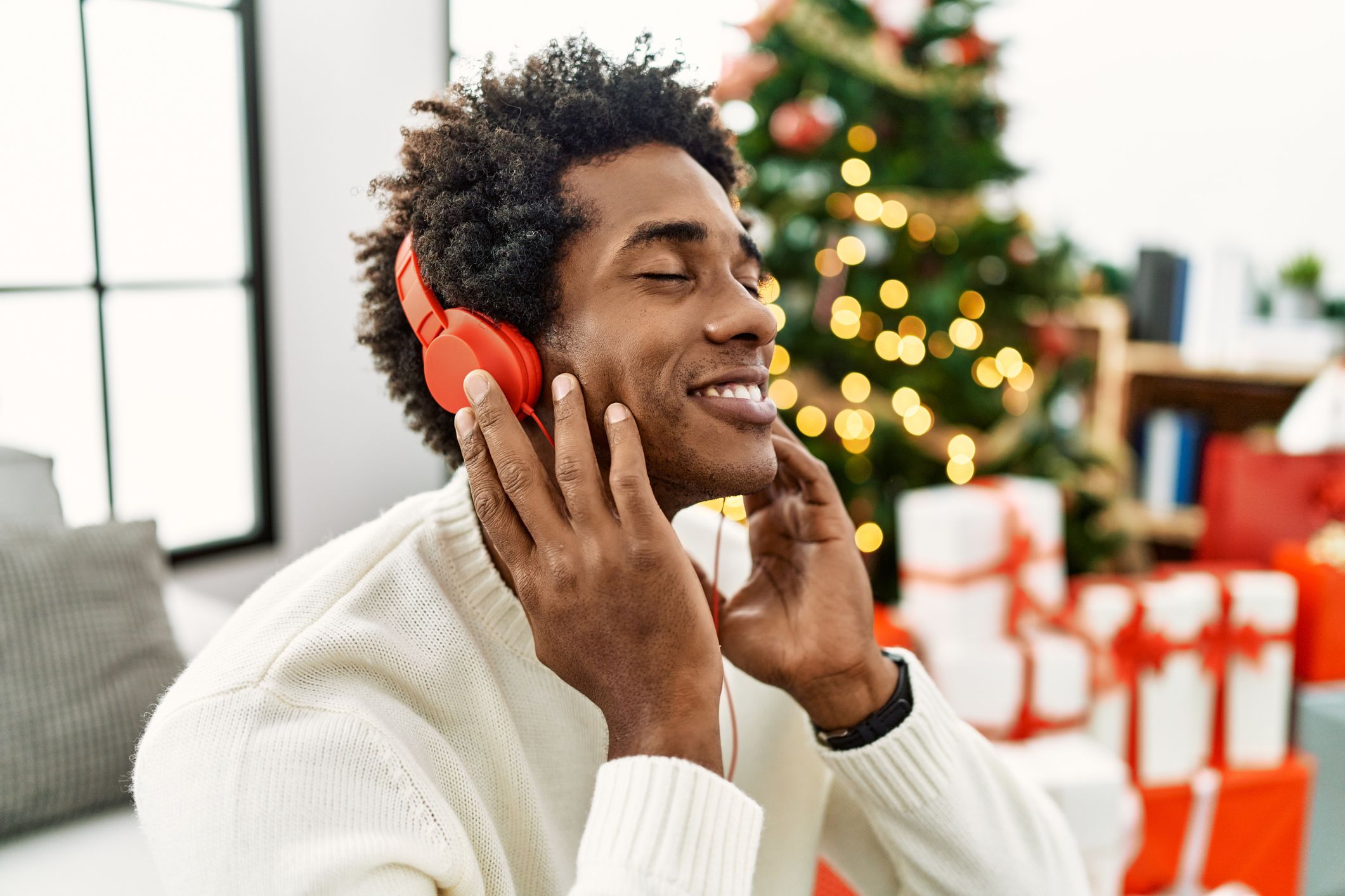 58 Best Modern and New Christmas Songs for Your 2023 Playlist