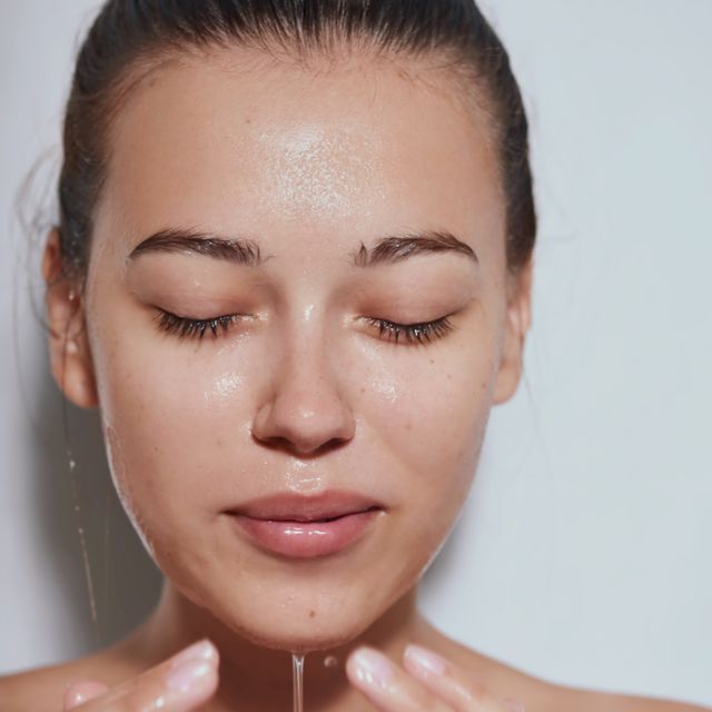 How to Hydrate Skin Like a Pro, According to Dermatologists
