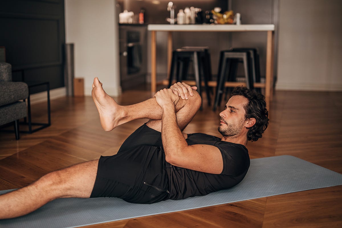 Dan Giordano Demonstrates How to Use Foam Roll the Right Way