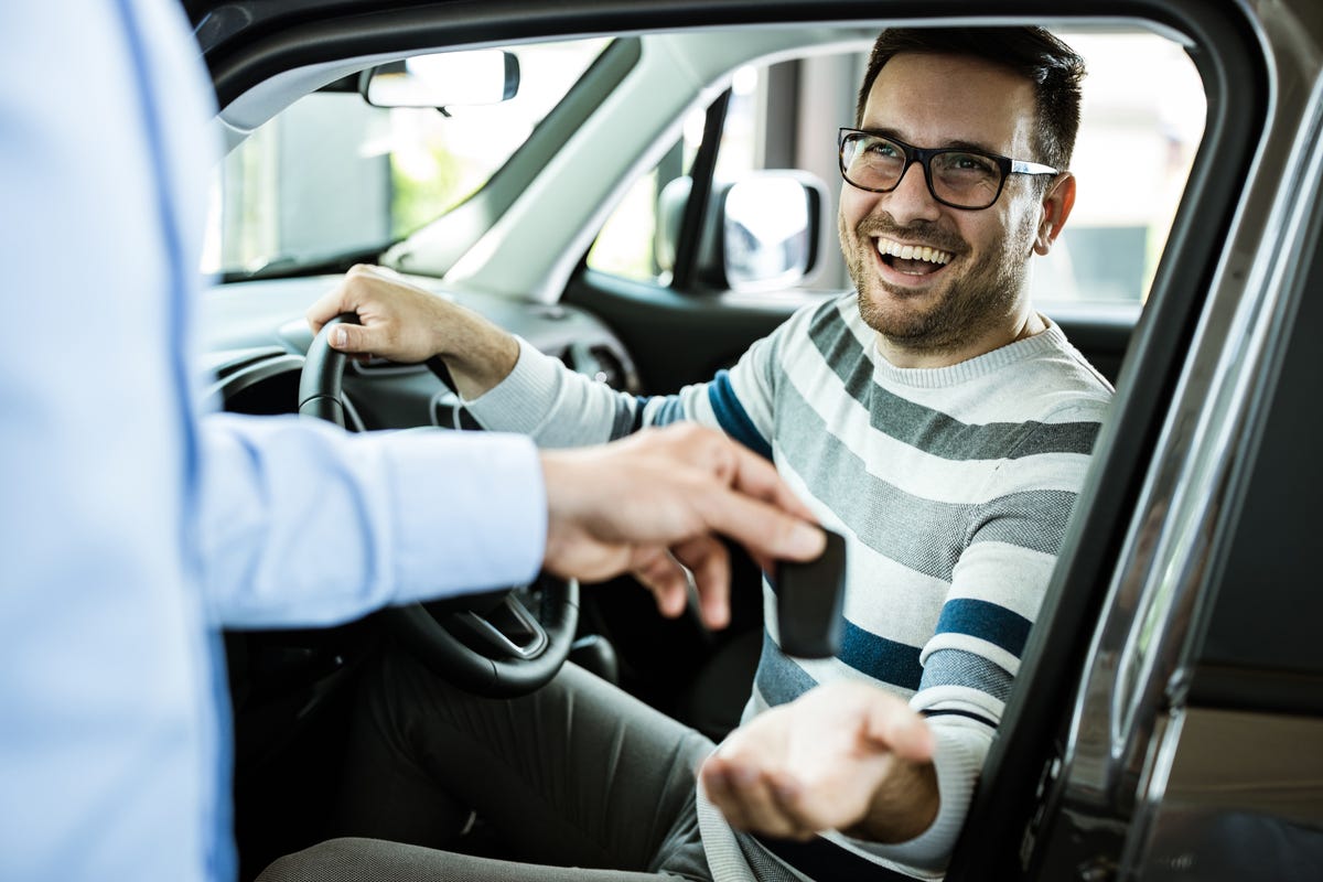 Does you drive a car. Фото машины психологического воздействия. Внутри машин психология.