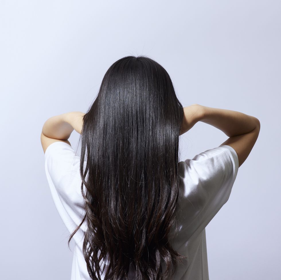 細軟塌扁髮3大ng行為「頭髮沒吹乾、過長不修剪」容易造成髮根塌扁、髮量稀疏