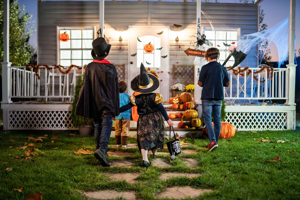 62 Best Outdoor Halloween Decorations 2023 to Shop and DIY