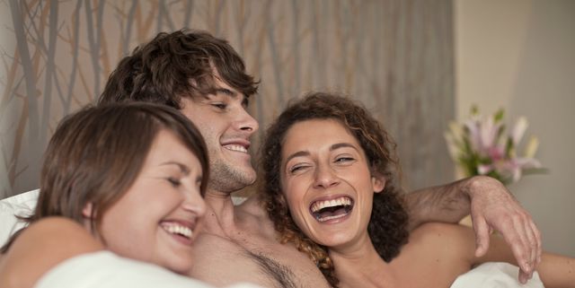 2lady 2 Man Jump Sex - 10 Threesome Sex Positions That Are Super Hot and Totally Doable