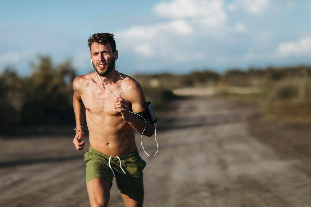 A Physique Coach Shares the 'Absolute Best' Cardio for Fat Loss