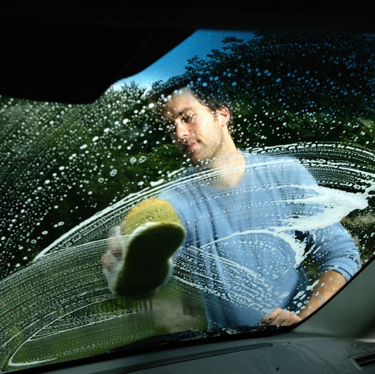 Cómo desinfectar tu coche - Limpieza interior