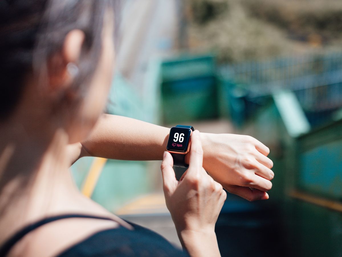 FitBit Versa, un smartwatch que funciona mejor si eres mujer