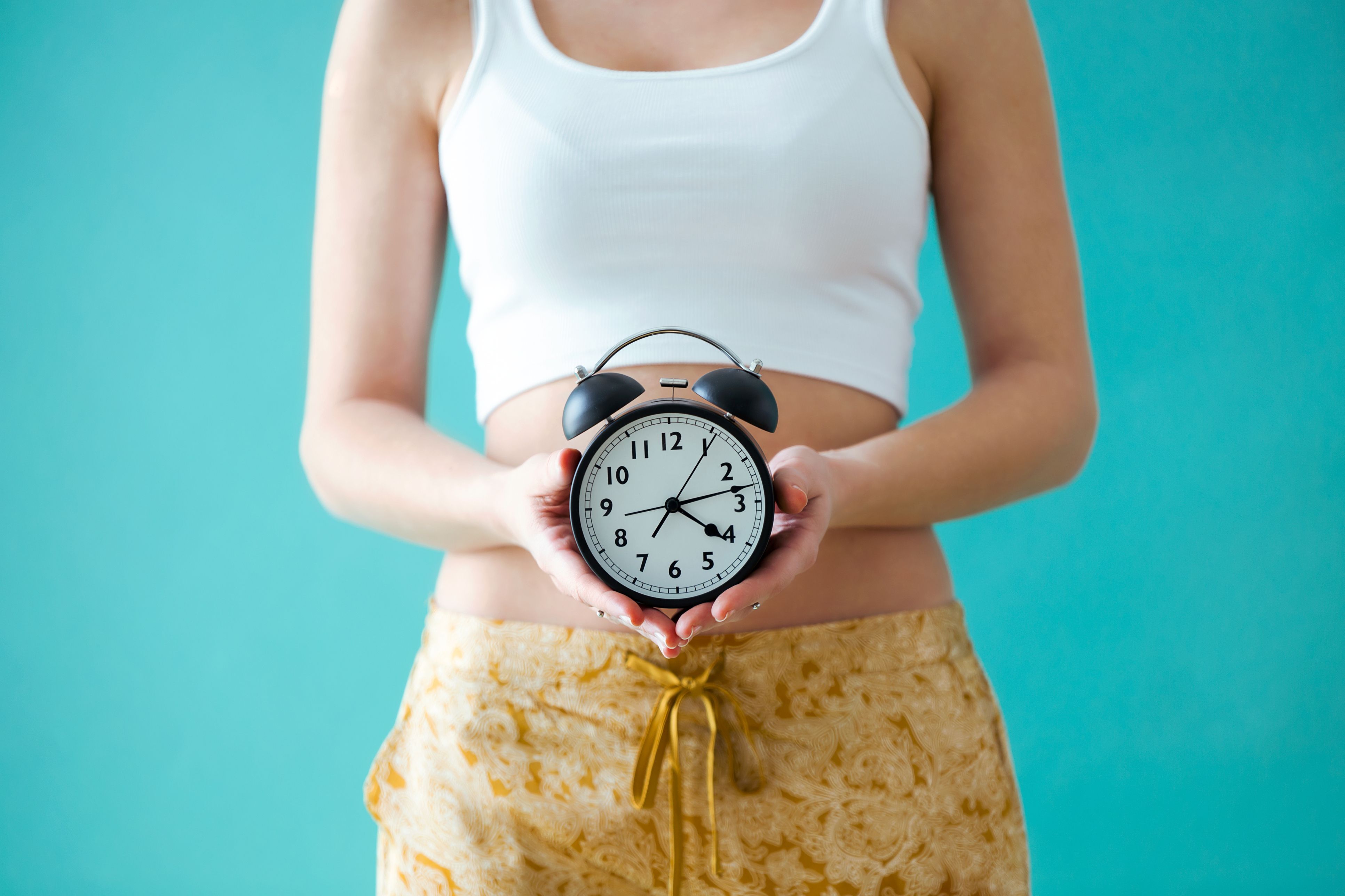 What are the symptoms of early menopause and how can you