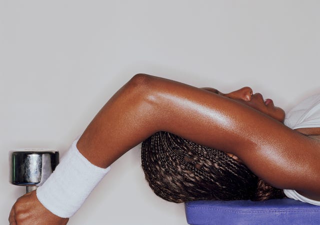 https://hips.hearstapps.com/hmg-prod/images/young-woman-lying-on-bench-using-dumbbells-close-up-royalty-free-image-1713214650.jpg?crop=1.00xw:0.711xh;0,0.289xh&resize=640:*