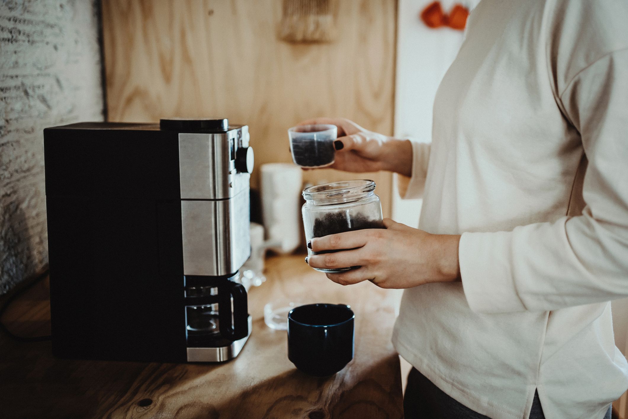3 Best Coffee Makers That Have a Built-In Grinder - Delishably