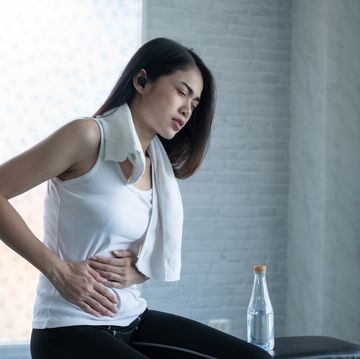 young women with abdominal pain during exercise