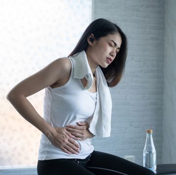 young women with abdominal pain during exercise