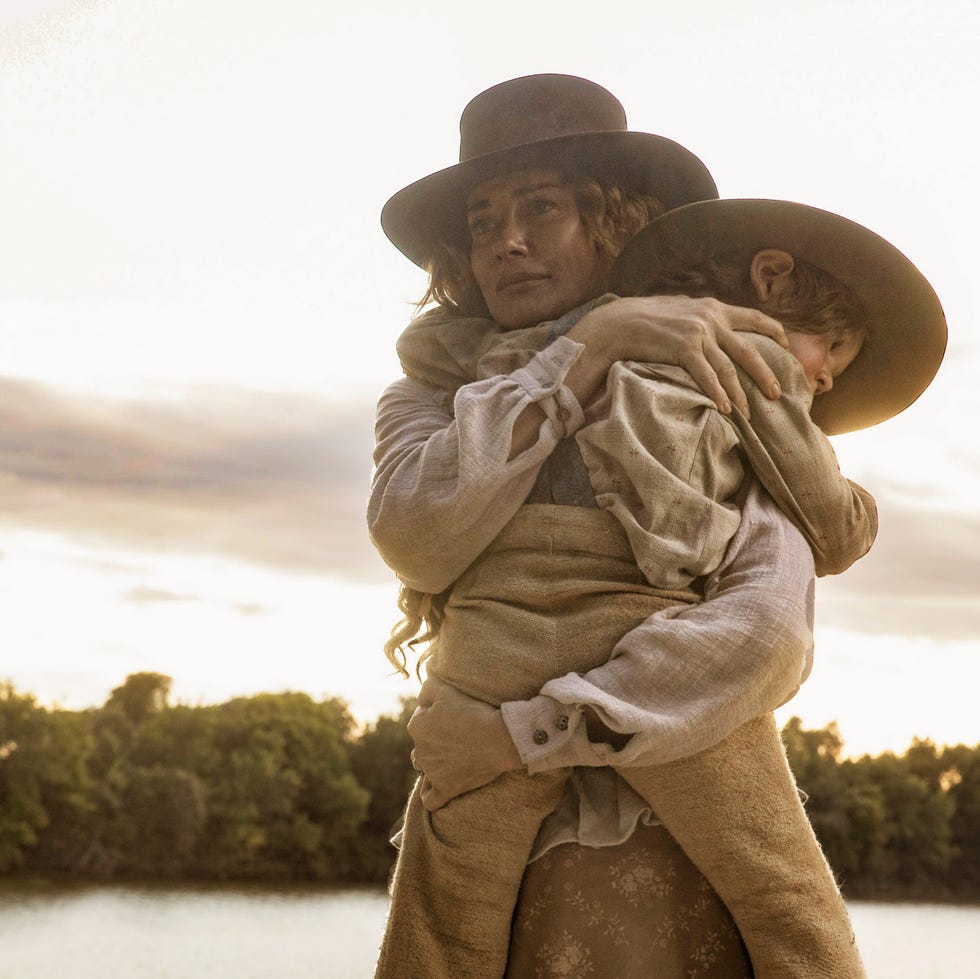 101 pictured faith hill as margaret and audie rick as john of the paramount original series 1883 photo cr emerson millerparamount © 2021 mtv entertainment studios all rights reserved