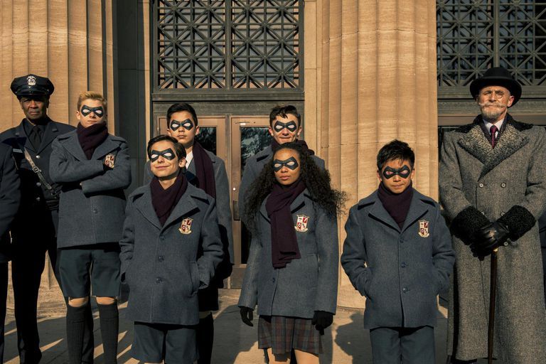 艾倫佩姬主演《雨傘學院》即將開播！這7個變種人小孩的「超級英雄」養成計畫開始！