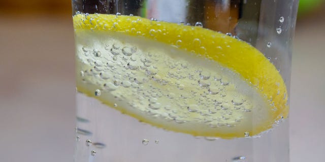 yuzu gin and tonic
