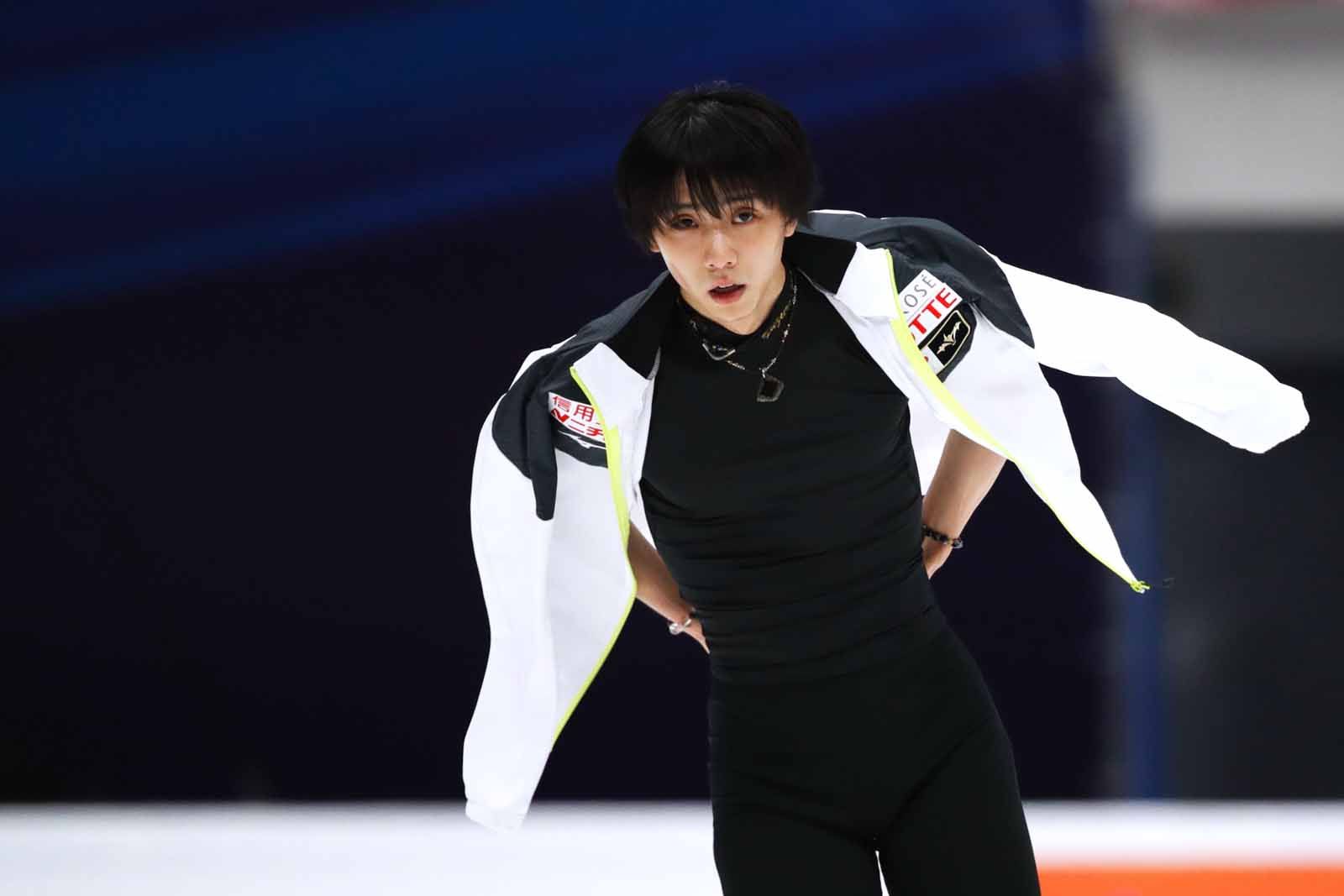 羽生結弦、優勝を祝うロステレコム杯'18名シーン集