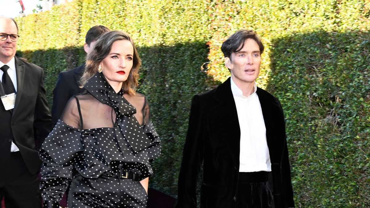preview for Oppenheimer's Cillian Murphy & Florence Pugh on working with Christopher Nolan