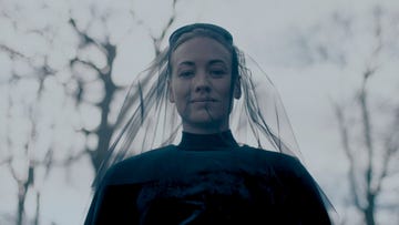 yvonne strahovski, handmaid's tale, season 5