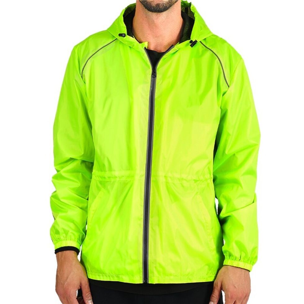 Diez prendas deportivas impermeables que te ayudarán a entrenar al aire  libre en los días de lluvia
