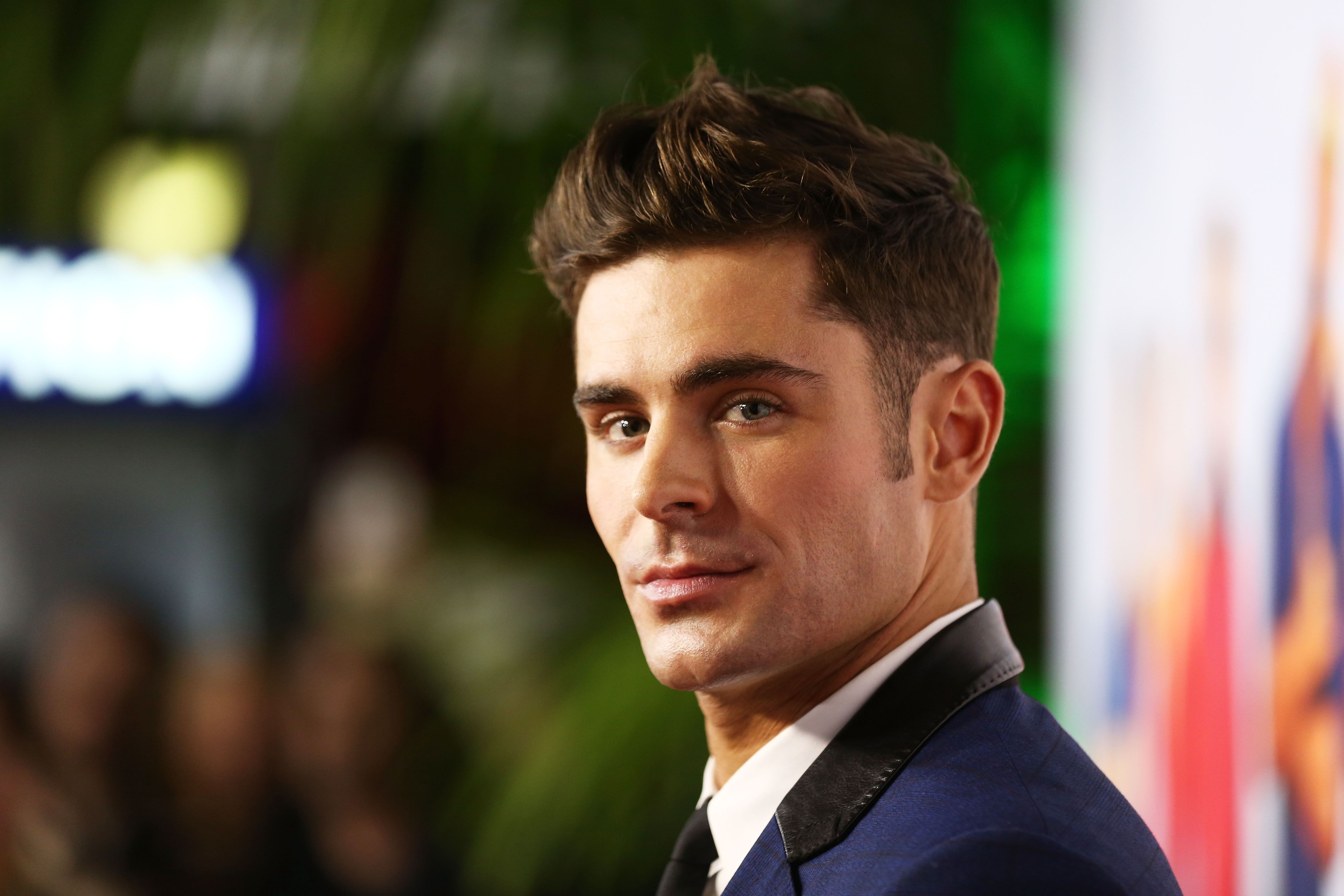 Zac Efron Dyed His Hair Platinum in New Instagram Photo