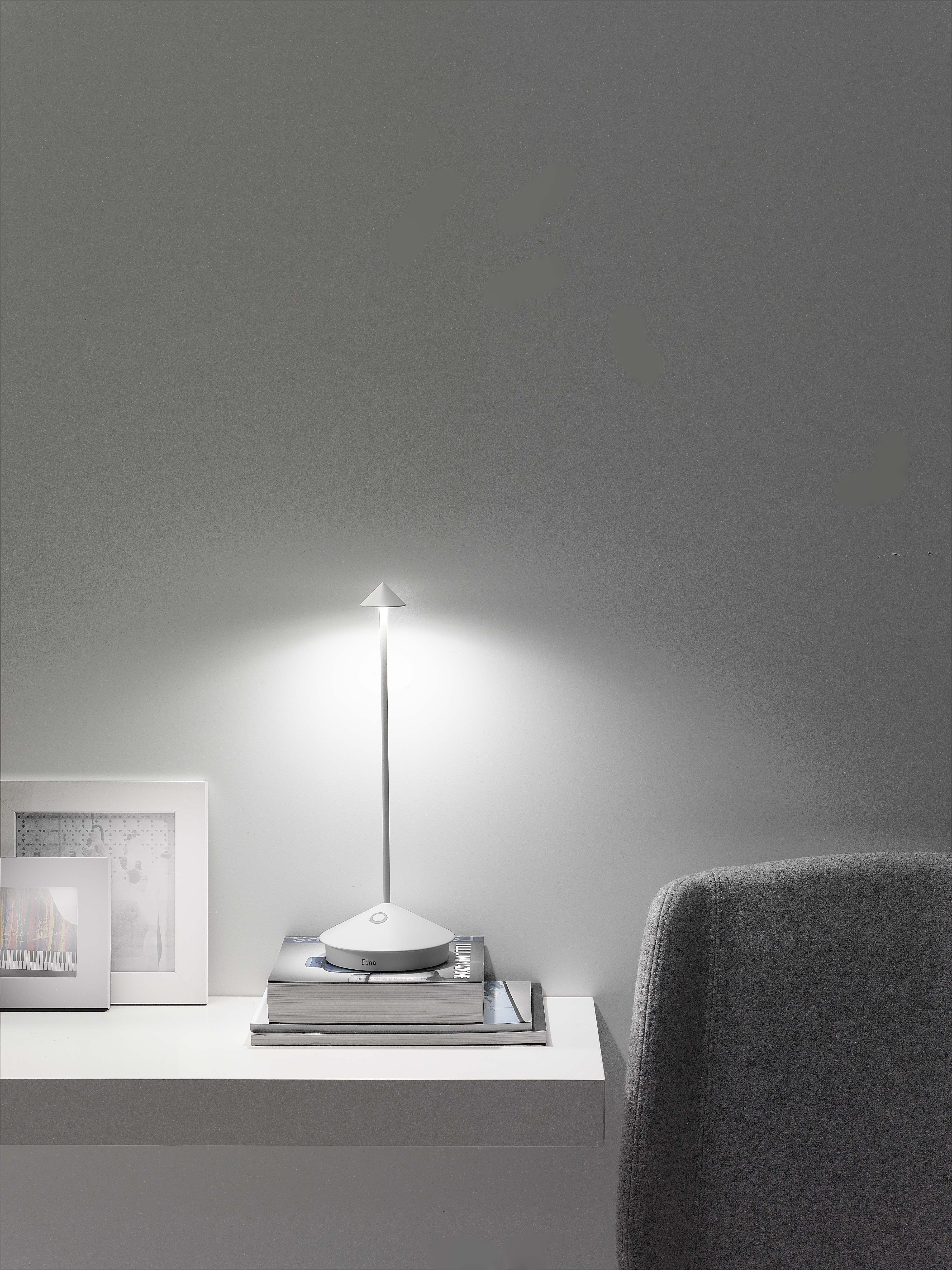 Bellissima lampada senza fili di design con batteria ENORME: da avere (16€)