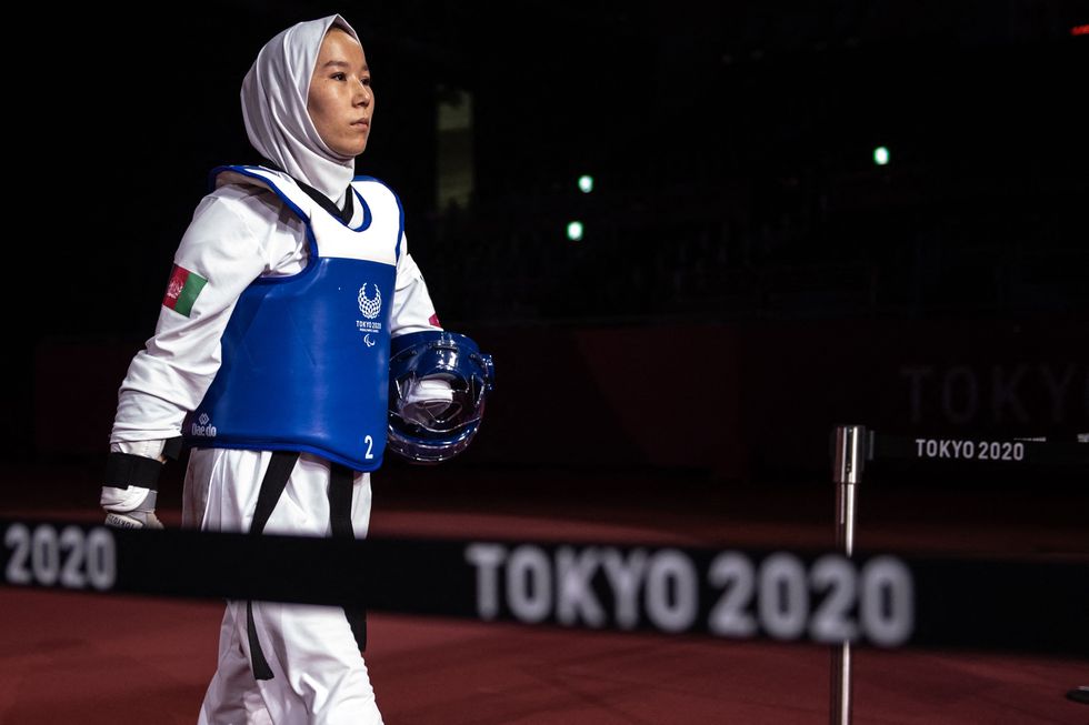 l'atleta paralimpica afghana zakia khudadadi è riuscita ad arrivare a tokyo