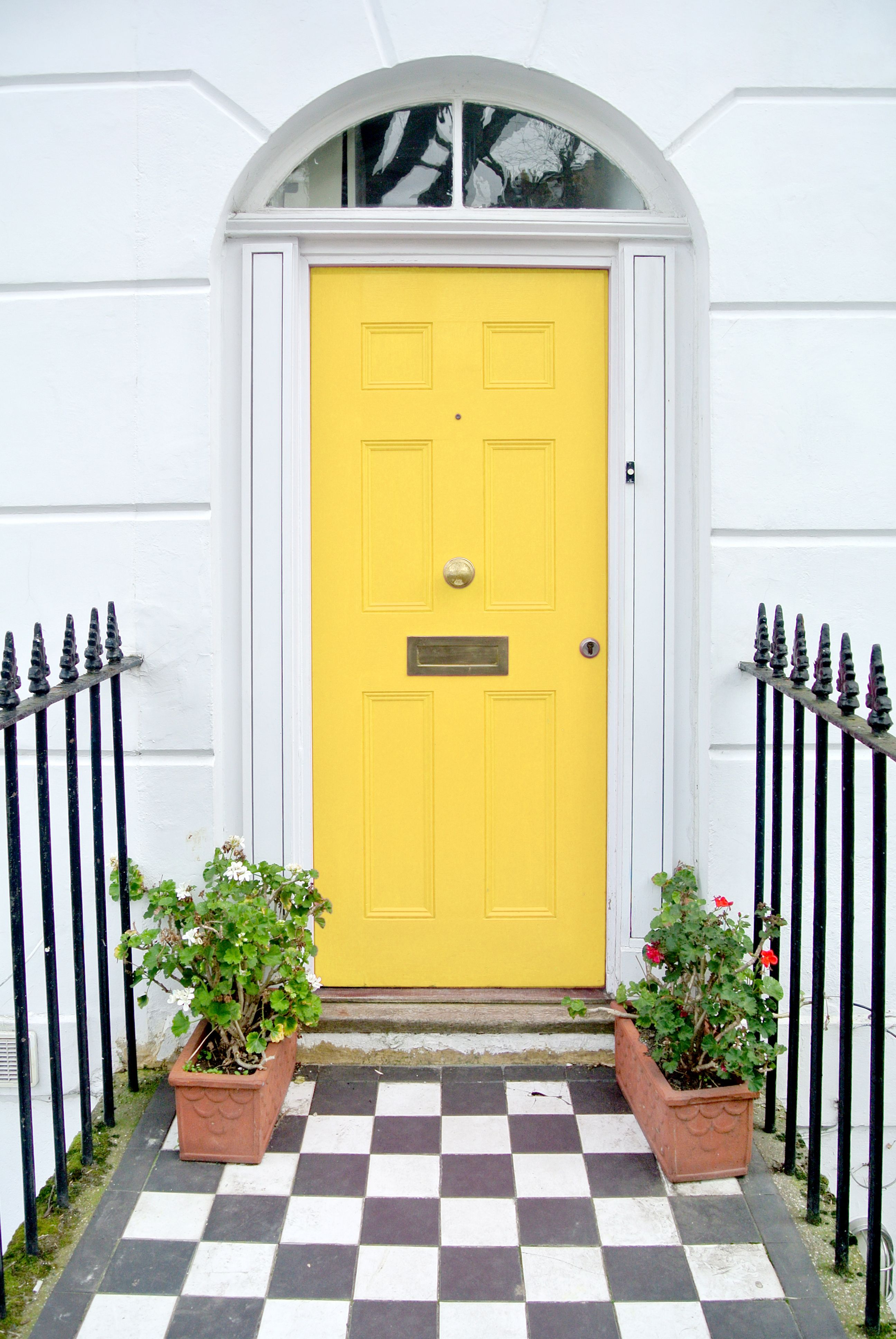 6 Ways To Use Yellow Paint At Home For A Burst Of Happiness All Year Round