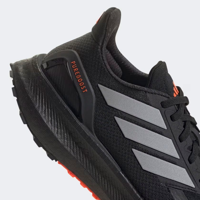 las zapatillas de running adidas pureboost 5 en color negro