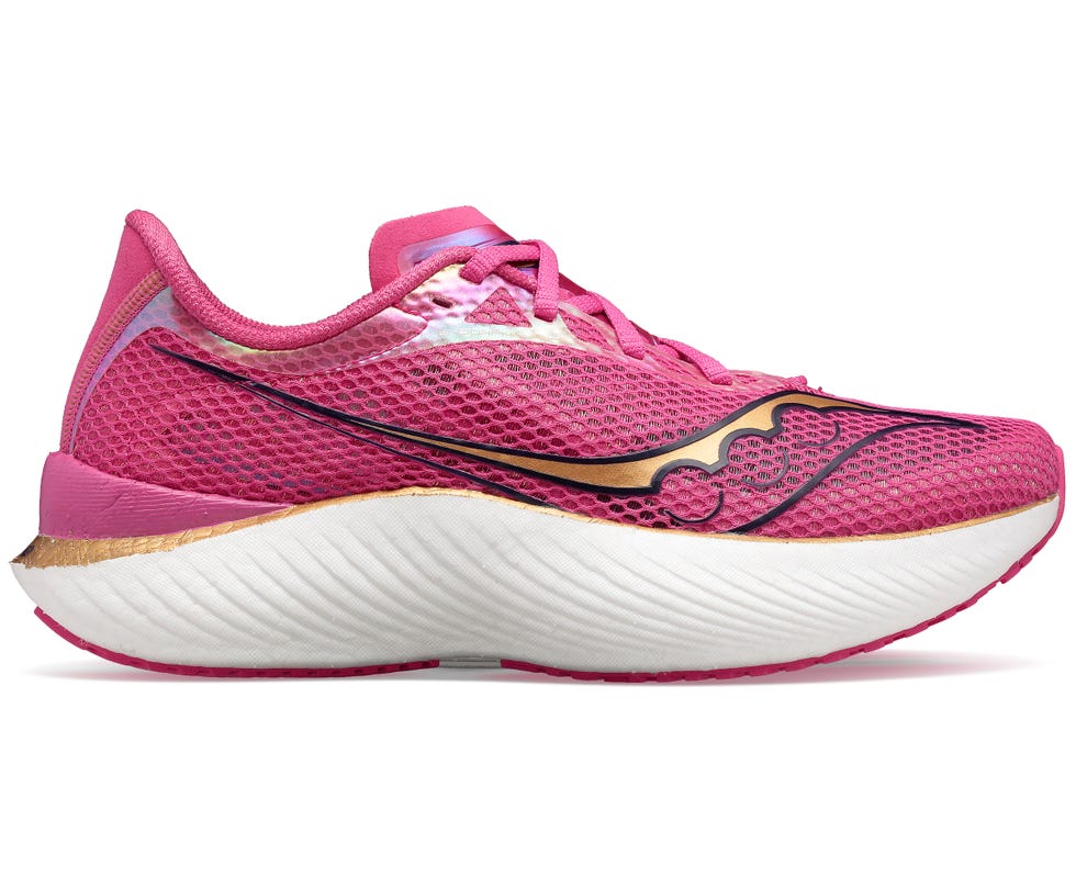 las zapatillas de running saucony endorphin pro 3 en color rosa