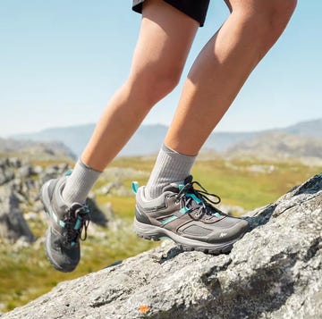 Las zapatillas de senderismo Quechua MH 100 para mujer las zapatillas de senderismo quechua mh 100 para mujer