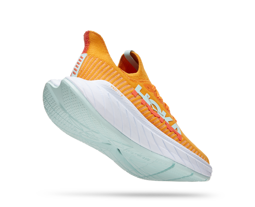 las zapatillas de running hoka carbon x 3