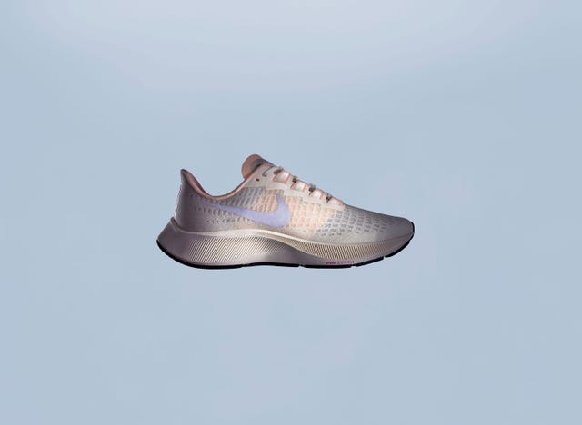 zapatillas de running en color blanco